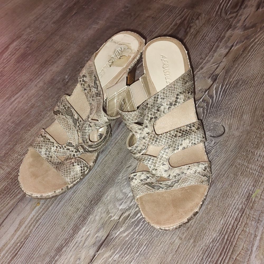 Aerosoles snakeskin print sandal  heels Sz 7